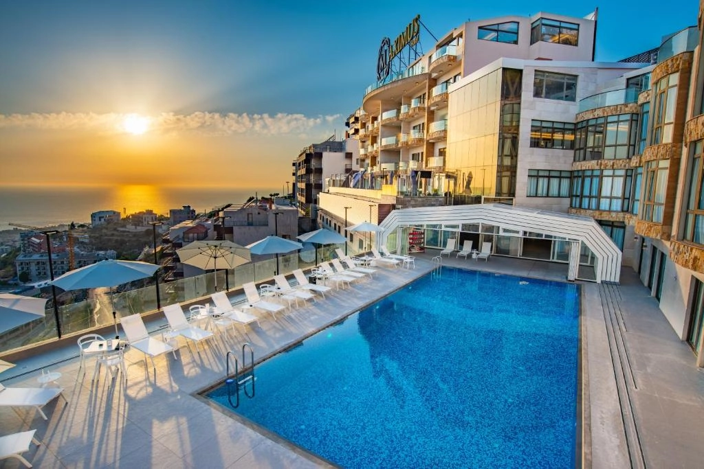 Maximus Hotel